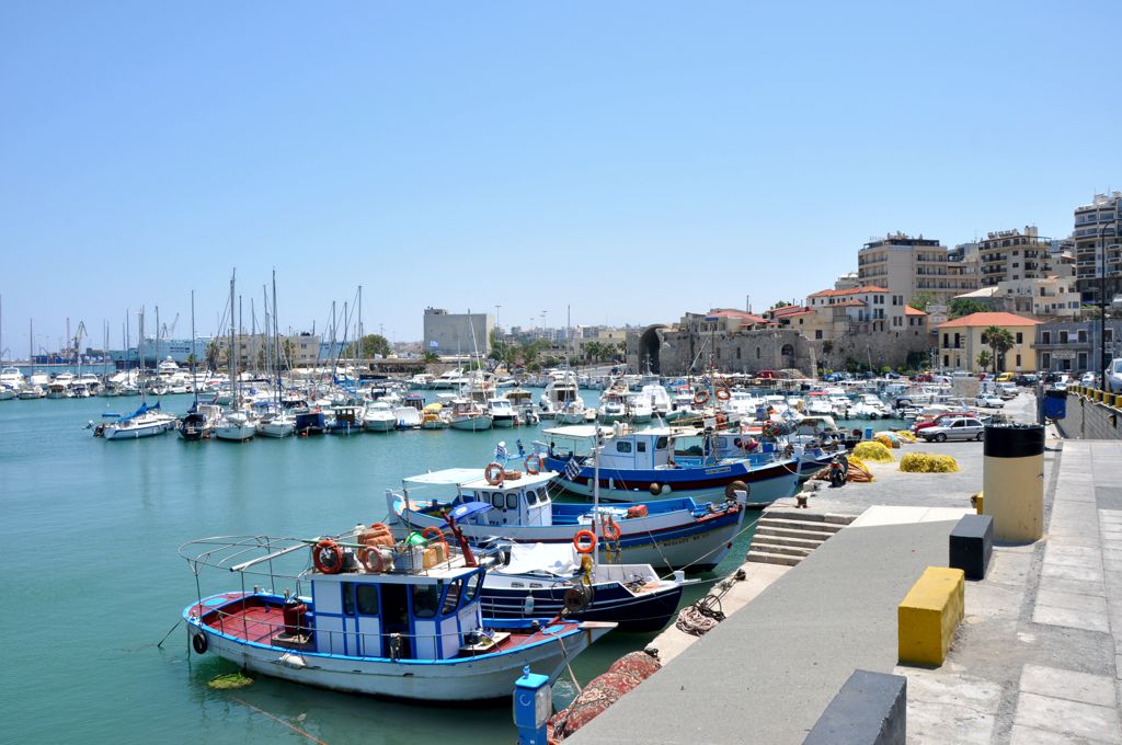 Fischerboote in der Bucht von Heraklion, Kreta