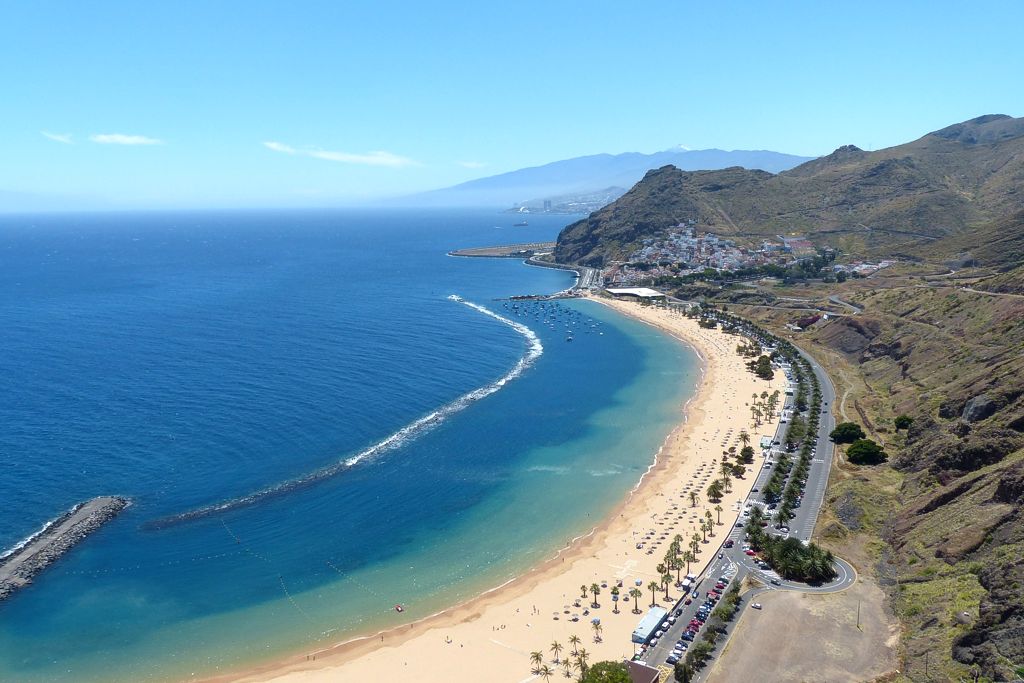 Sandstrand Playa de las Teresitas auf Teneriffa